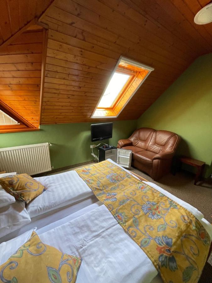 Villa Astoria Balatongyörök Exteriör bild