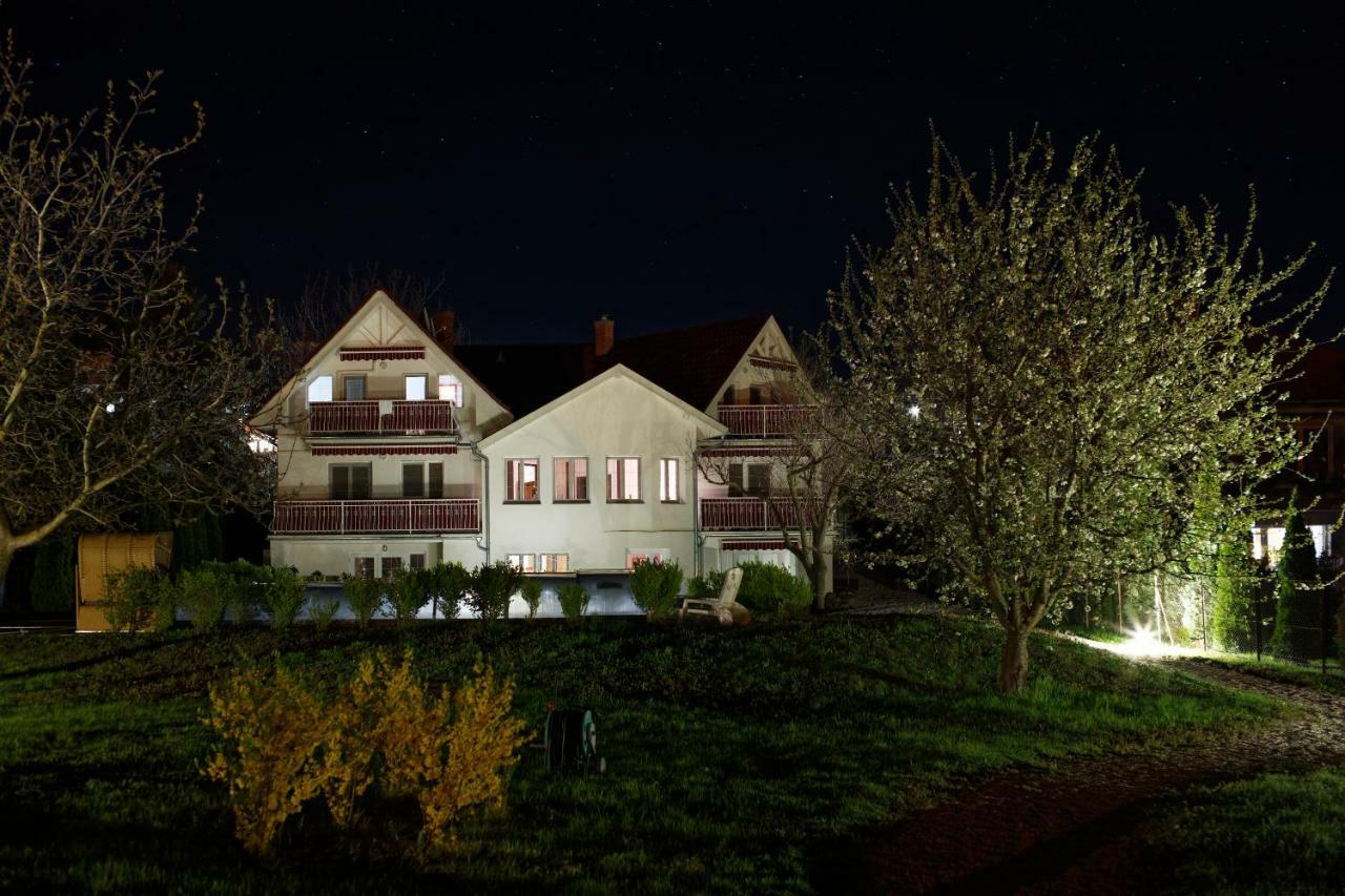 Villa Astoria Balatongyörök Exteriör bild